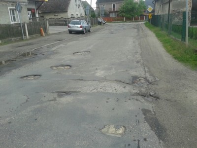 Dolnośląska "wioska cudów" pełna dziur (ZOBACZ ZDJĘCIA) - 1