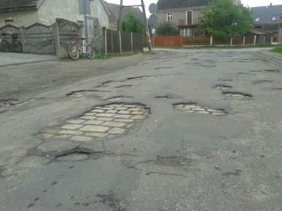Dolnośląska "wioska cudów" pełna dziur (ZOBACZ ZDJĘCIA) - 2