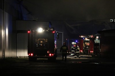 Wrocław: Nocny pożar hali do squasha (ZDJĘCIA) - 5