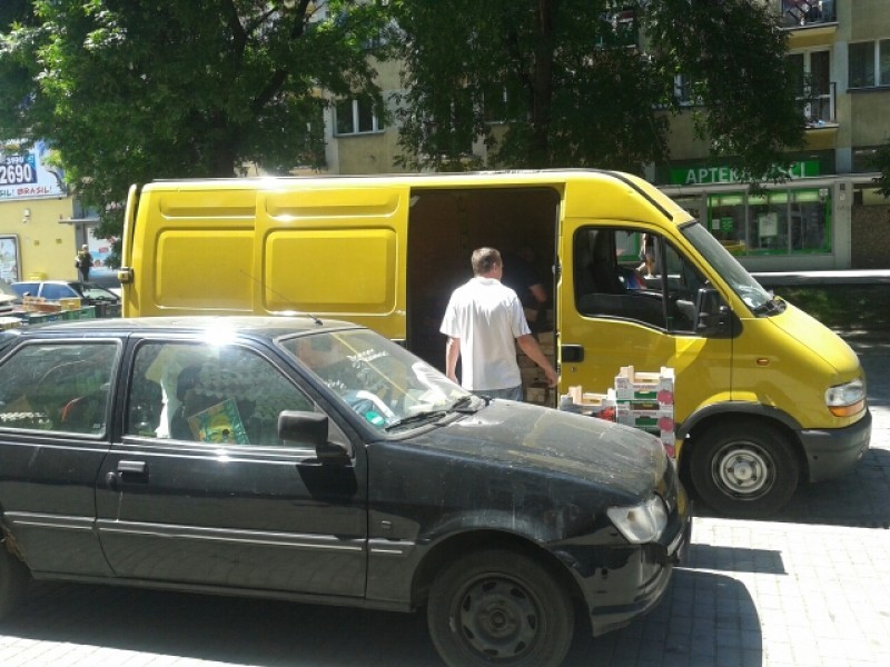 Nielegalni handlarze z ulicy Pereca ponad prawem? - fot. Przemek Gałecki