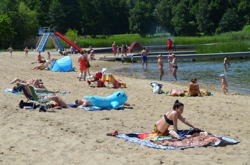 Woda czysta, można pływać we wrocławskich kąpieliskach - Fot. Gregor Niegowski