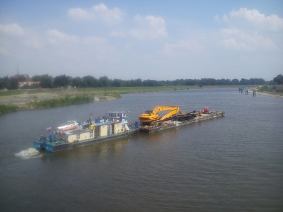 Wrocław: Robotnicy znaleźli w Odrze łódź podwodną? (FOTO) - 8