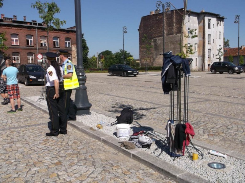 Strażnicy pilnują toalet... całą dobę - fot. SM Wałbrzych