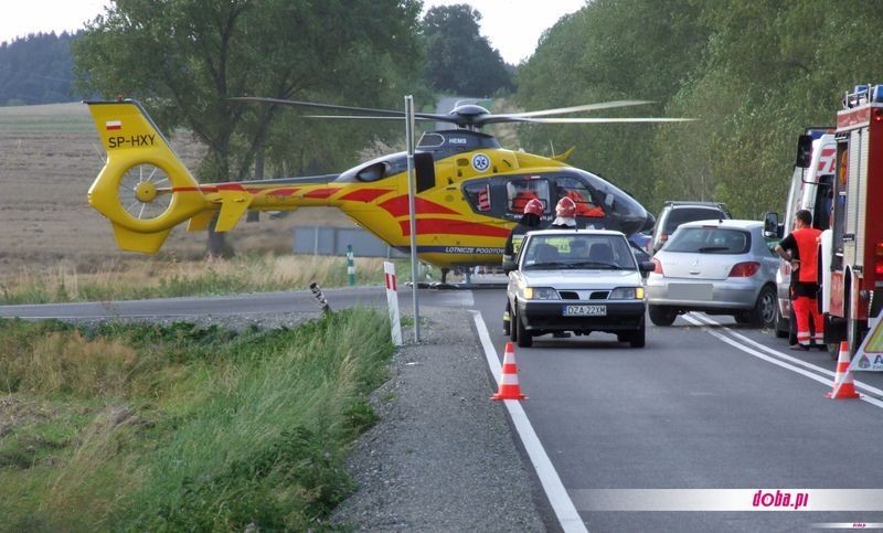 Poważny wypadek koło Ząbkowic. Ranne m.in. dziecko (ZDJĘCIA) - zdjęcia: doba.pl