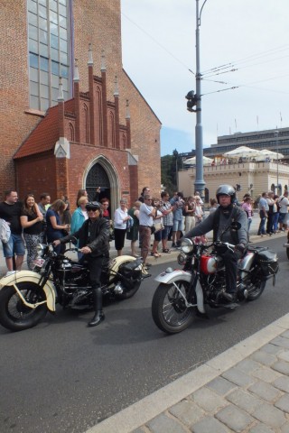 Zlot zabytkowych aut we Wrocławiu - 12