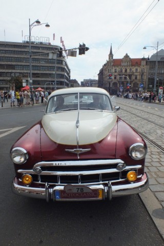 Zlot zabytkowych aut we Wrocławiu - 18