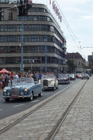 Zlot zabytkowych aut we Wrocławiu - 19
