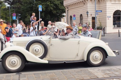 Zlot zabytkowych aut we Wrocławiu - 23