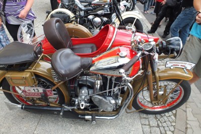 Zlot zabytkowych aut we Wrocławiu - 51