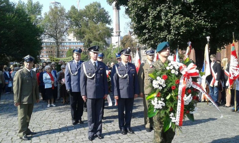 Sybiracy spotkali się pod pomnikiem (ZDJĘCIA) – zdjęcia: Przemek Gałecki (Radio Wrocław)