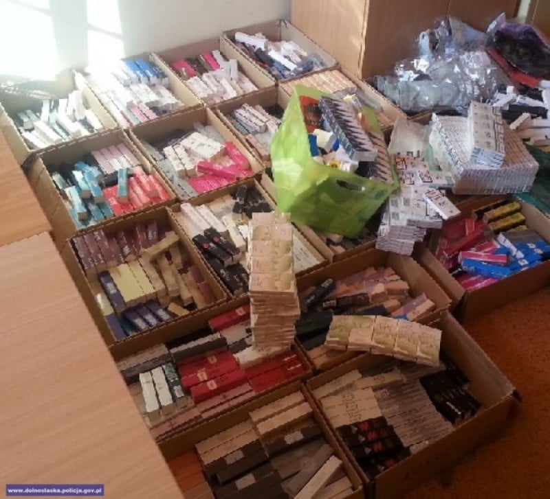 Miał podróby za 300 tysięcy! Perfumy, hormony i anaboliki - dolnoslaska.policja.gov.pl