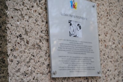 Odsłonęcie tablicy poświęconej Ludwikowi i Hannie Hirszfeldom - 2