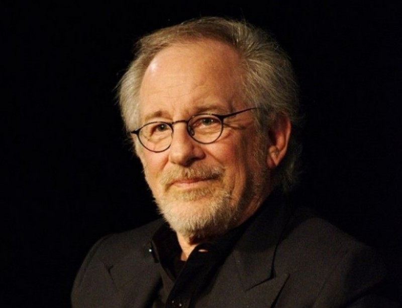 Tłumy na castingu do filmu Spielberga. Szukają NRD-owca - fot. Romain Dubois/Wikimedia Commons