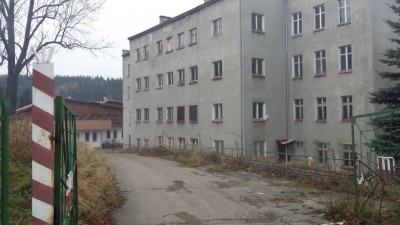 Szklarska Poręba: Mieszkania w dawnym batalionie WOP  - 1