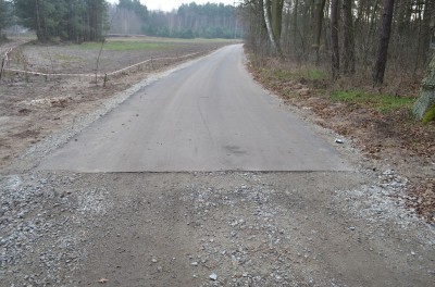 Burmistrz otworzył kawałek drogi. Ze wsi do lasu - 5