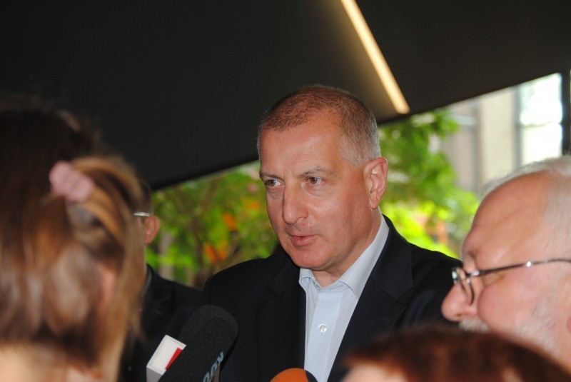 Rafał Dutkiewicz przyjął dzisiaj pierwszych mieszkańców - Spotkania z mieszkańcami - to była jedna z wyborczych obietnic prezydenta; fot. Gregor Niegowski