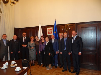 Głosy na marszałka mają wysłać SMS-em albo e-mailem - 2