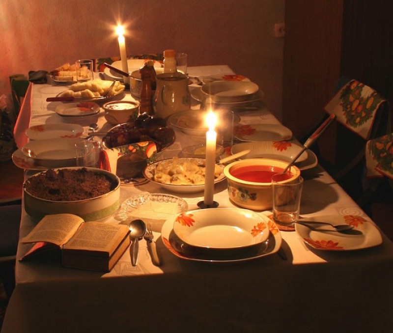 Przydziały masy mięsnej i pomarańcze z Kuby. Tak wyglądały święta w PRL-u (POSŁUCHAJCIE) - fot. wikimedia commons