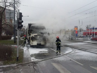 Pożar ciężarówki u zbiegu Hubskiej i Kamiennej (FOTO)