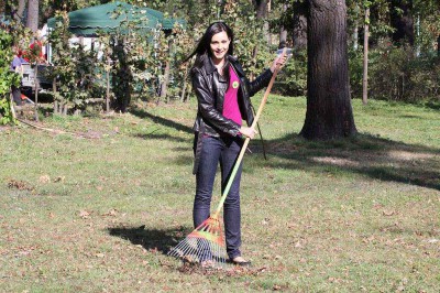 Legniczanie sprzątają park po wichurze (Zobacz) - 3