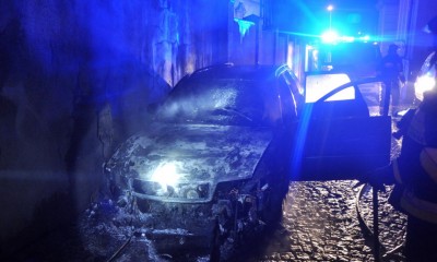 Płonący samochód w Dzierżoniowie (ZDJĘCIA) - 0