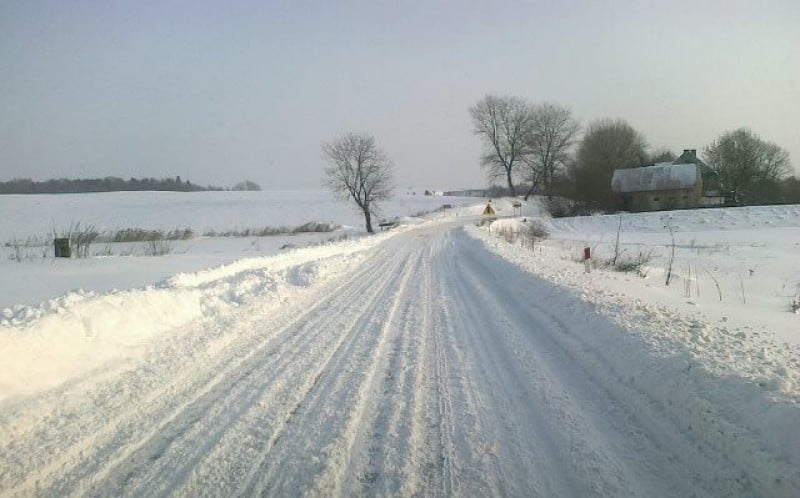 Atak zimy w regionie. Trudne warunki na drogach i korki - fot. archwium prw.pl