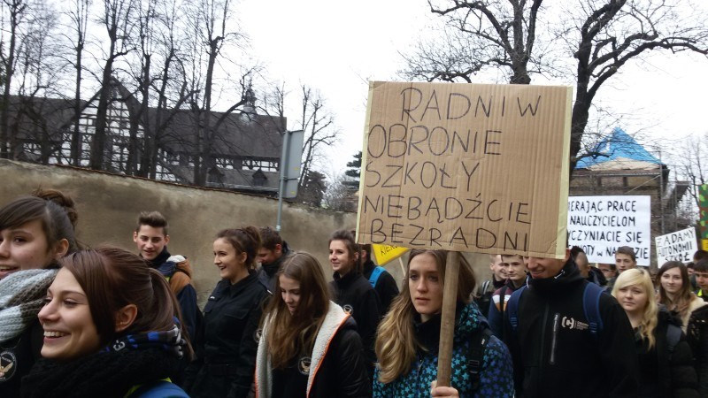 Świdnica: Nie pomogły protesty i marsze. IV liceum do likwidacji – Zdjęcia: Michał Wyszowski (Radio Wrocław)