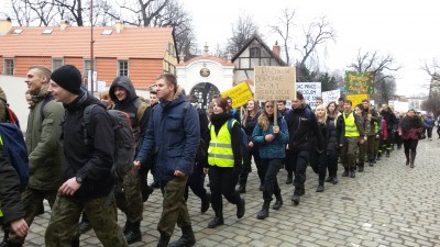 Świdnica: Nie pomogły protesty i marsze. IV liceum  do likwidacji - 0