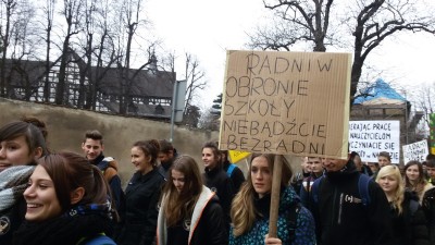 Świdnica: Nie pomogły protesty i marsze. IV liceum  do likwidacji - 3