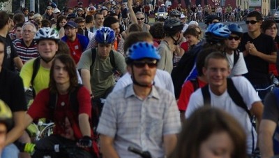 Masa krytyczna: Zobacz, którymi ulicami jadą rowerzyści