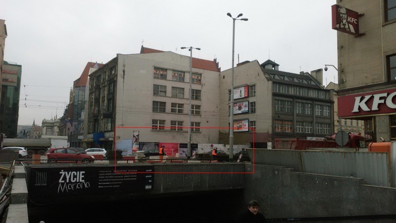 Stary i nie jary. Szkaradny płot stoi w centrum już 21 lat - fot. Agata Wojciechowska (Radio Wrocław)