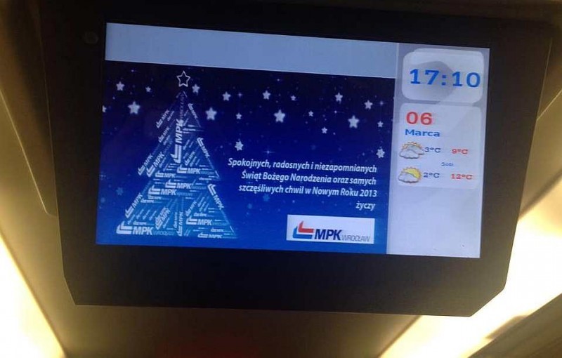 Noworoczne życzenia z okazji Dnia Kobiet w tramwaju linii nr 8 - Zdjęcie: Pani Marzena