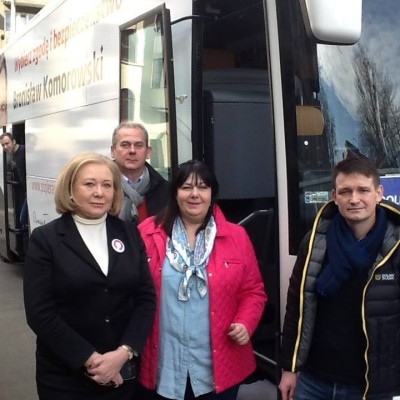 Zajechał "Bronkobus" przed kościół w Sobótce (ZDJĘCIA) - 0