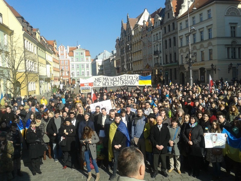 Niebiesko-żółty Wrocław. Tutaj czują się jak w domu - Luty 2014, marsz popracia dla Ukrainy