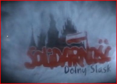 Rocznica sierpnia (Komentarze polityczne) - Kard z filmu zamieszczonego w YouTube (Zobacz pod tekstem)