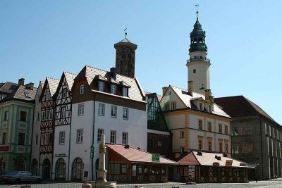 Eksmitują ją, choć za kilkanaście dni urodzi dziecko (Posłuchaj) - Lubań (Fot. Wikipedia / Hydrus)