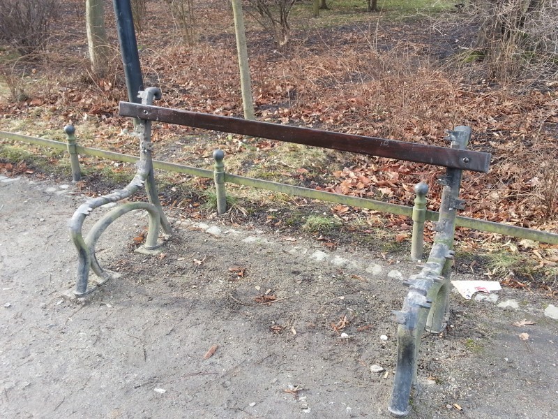Wandale zdewastowali Park Południowy (ZDJĘCIA) - 