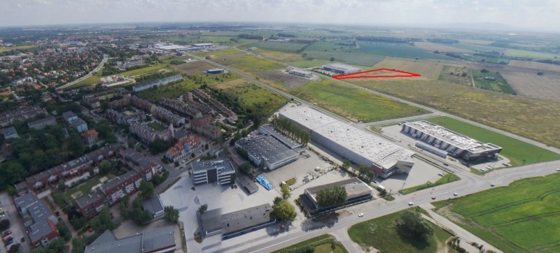 Nowy biurowiec i park maszyn na Oporowie - fot. materiały prasowe