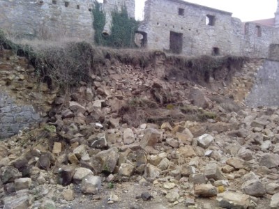 Katastrofa w Nowogrodźcu: Runęły mury klasztoru - 3