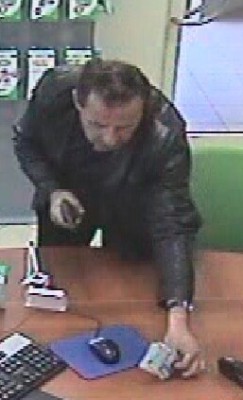 Policja szuka sprawcy napadu (Zdjęcia) - 2