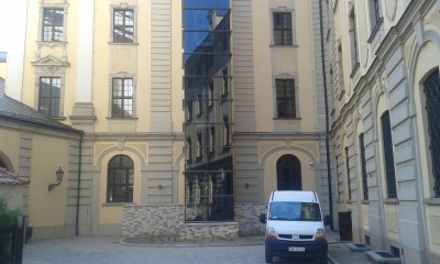 Na uniwersytet schodami do windy (POSŁUCHAJ) - 0