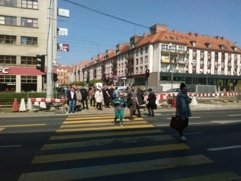 Biegiem przez pasy. Piesi mają dość (LISTA PRZEJŚĆ) - fot. Agata Wojciechowska