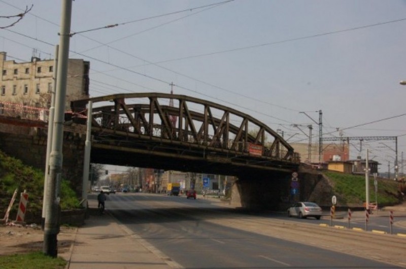 Utrudnienia na Grabiszyńskiej. Demontują wiadukt -
