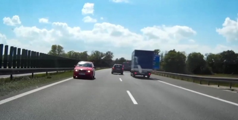 O włos od tragedii! Pod prąd na autostradzie A4 (ZOBACZ FILM) - fot. sm/YouTube