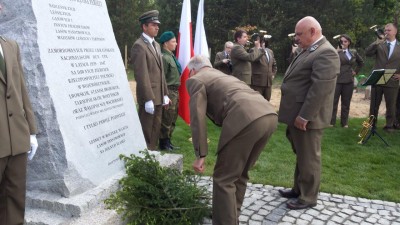 Leśnicy odsłonili pomnik ku czci pomordowanych przez OUN-UPA - 11