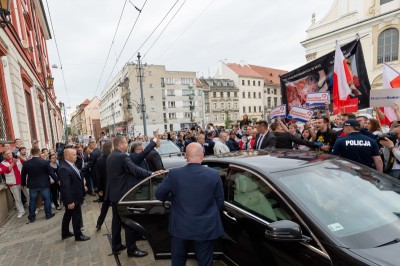 Komorowski prosił we Wrocławiu o poparcie (ZOBACZ ZDJĘCIA) - 1