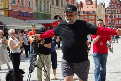 Sergiusz Najar przegrał zakład i obiegł Ratusz (Zobacz) - 2