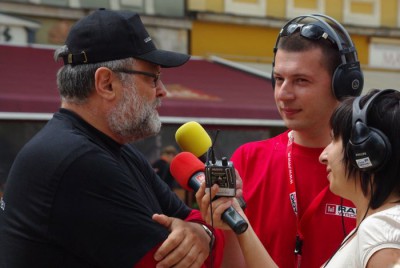 Sergiusz Najar przegrał zakład i obiegł Ratusz (Zobacz) - 5