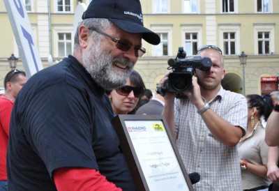 Sergiusz Najar przegrał zakład i obiegł Ratusz (Zobacz) - 15
