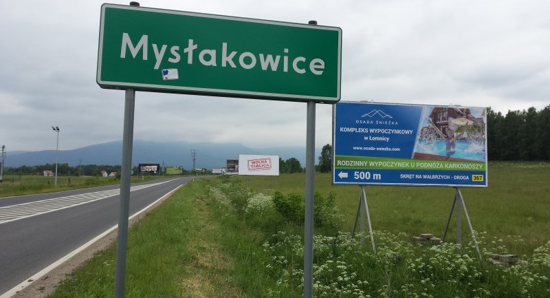 Bilbordowa plaga: 104 reklamy na 12 km, 103 nielegalne - fot. Piotr Słowiński